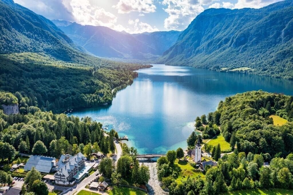 Готель Jezero 4*