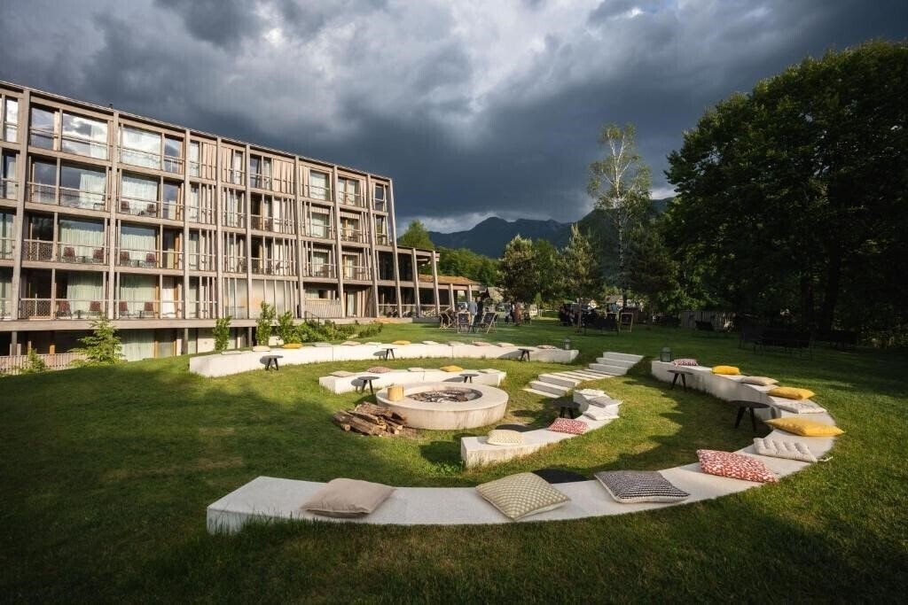 Отель Hotel Bohinj 4*