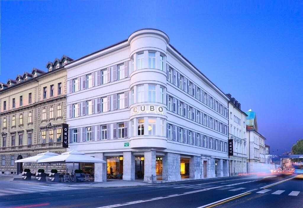 Отель Hotel Cubo 4*