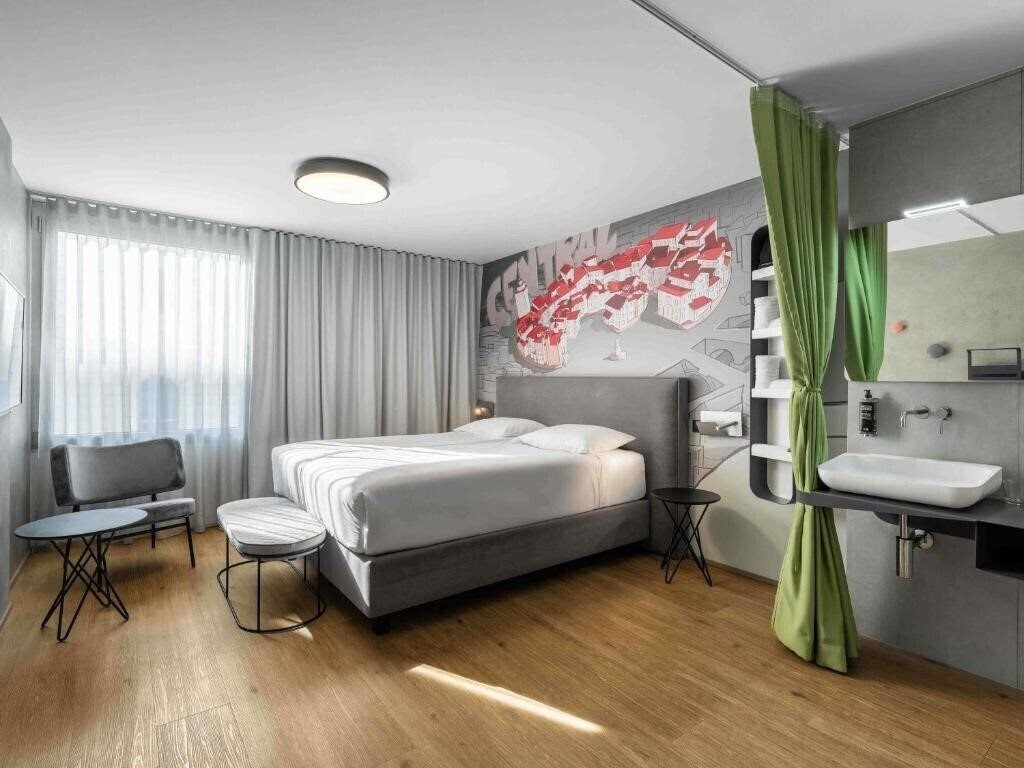 Отель Ibis Styles Ljubljana Centre 3*