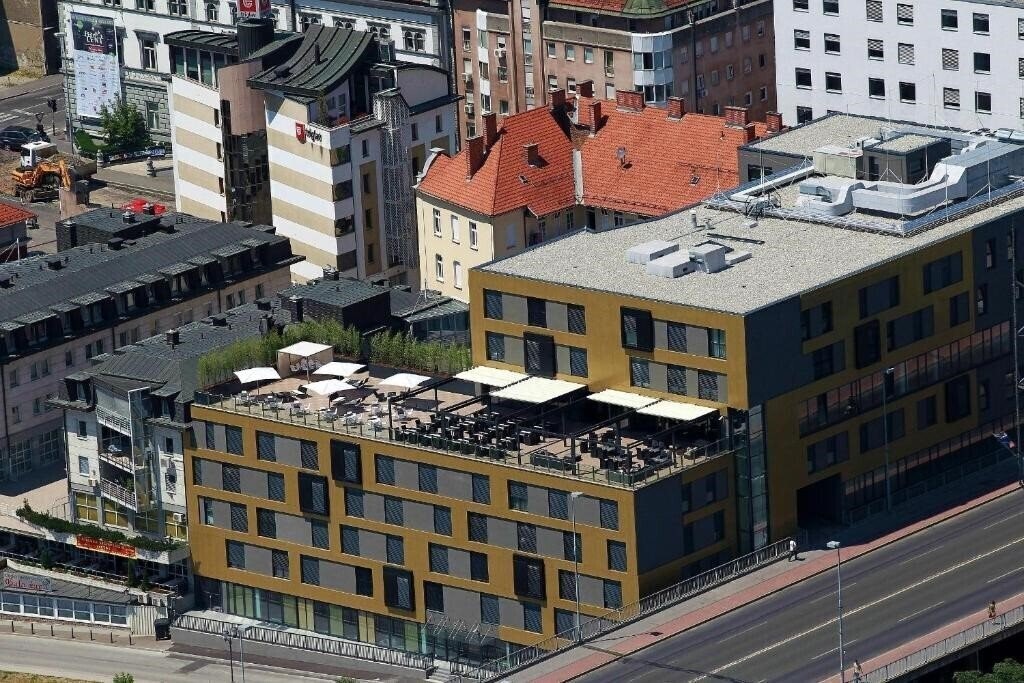 Отель Hotel City Maribor 4*