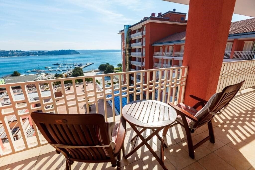 Отель Life Class Grand Hotel Portoroz 5*