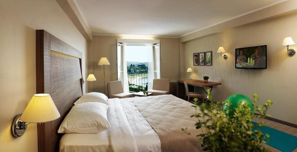 Отель Wellness Hotel Apollo 4*