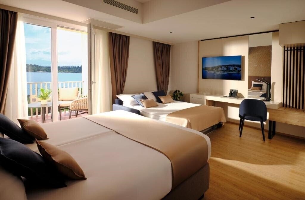 Фото Riviera 4*