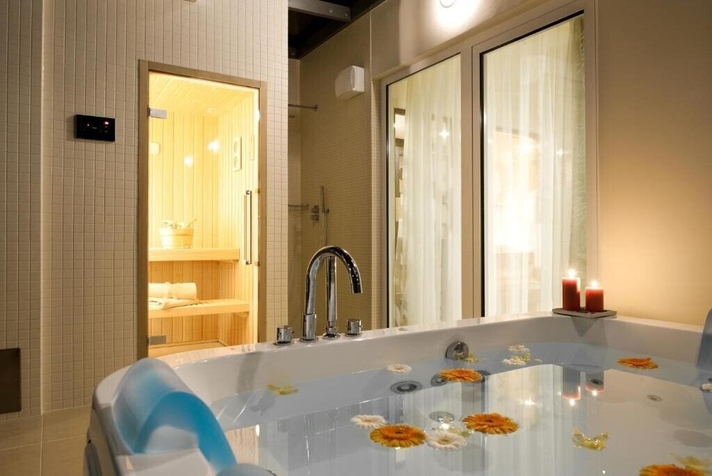 Фото Grand Hotel Sava 4*