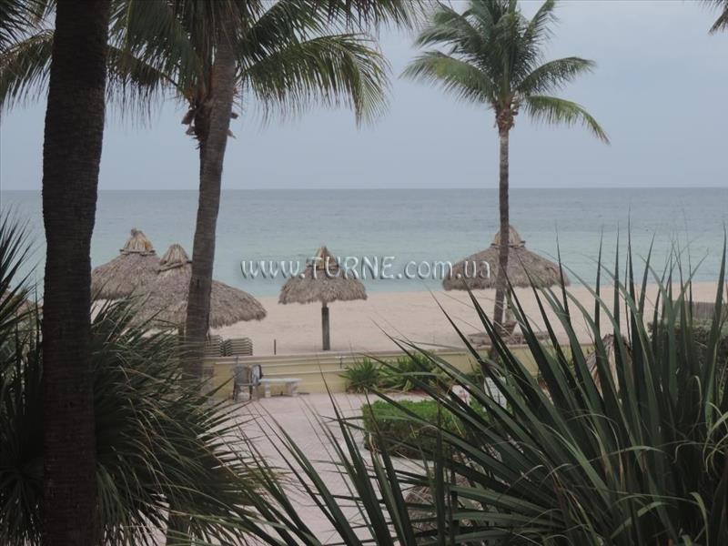 Готель Days Hotel Thunderbird Beach Resort 4*