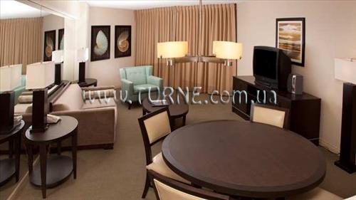 Зображення DoubleTree by Hilton Ocean Point Resort & Spa Sunny Isles 3*