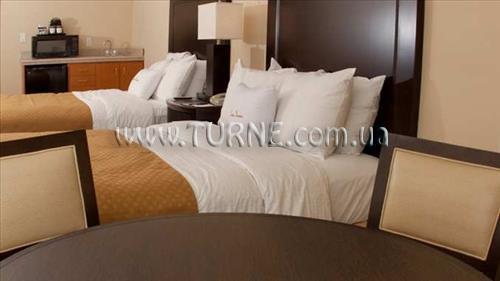 Готель DoubleTree by Hilton Ocean Point Resort & Spa Sunny Isles 3*