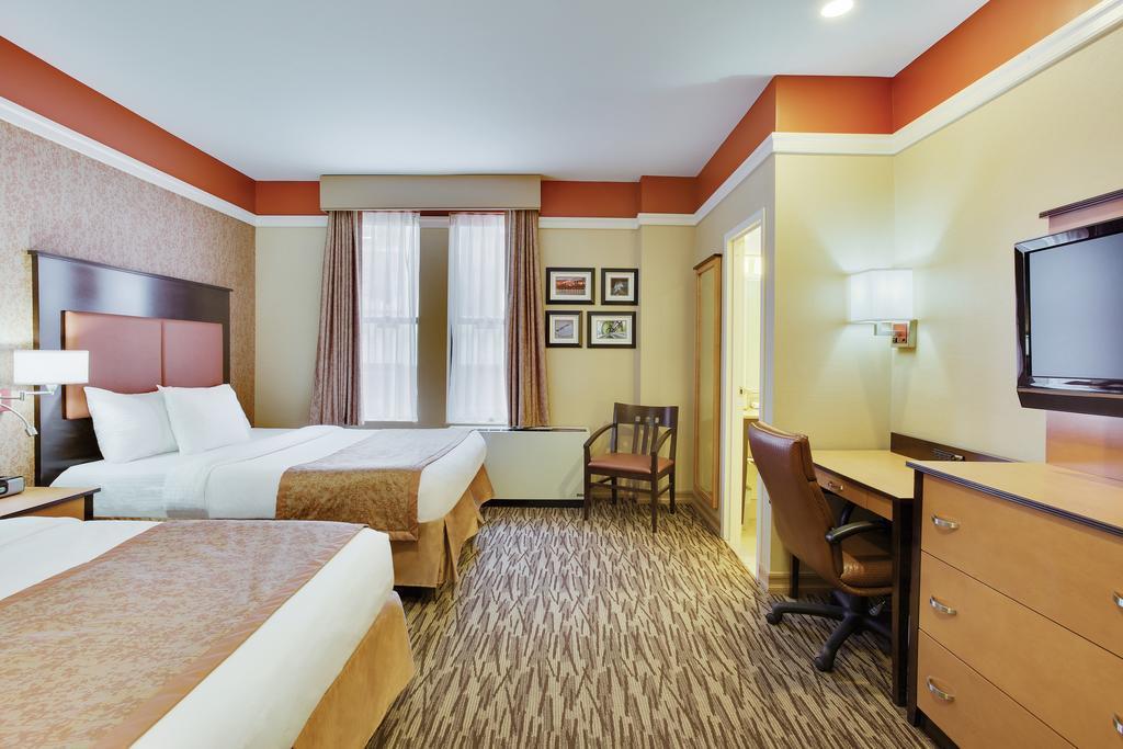 Картинка La Quinta Inn & Suites Manhattan 3*