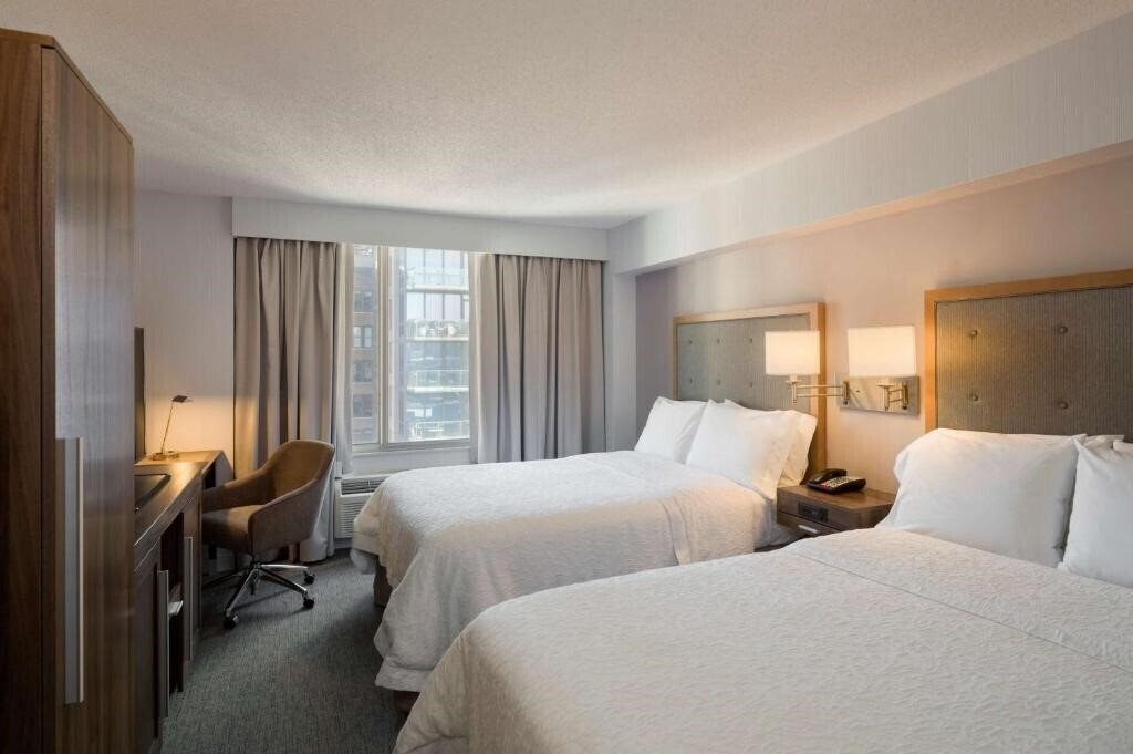Фото Hampton Inn Manhattan Chelsea 3*