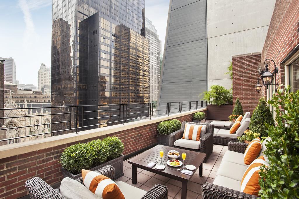 Готель Omni Berkshire Place 4*