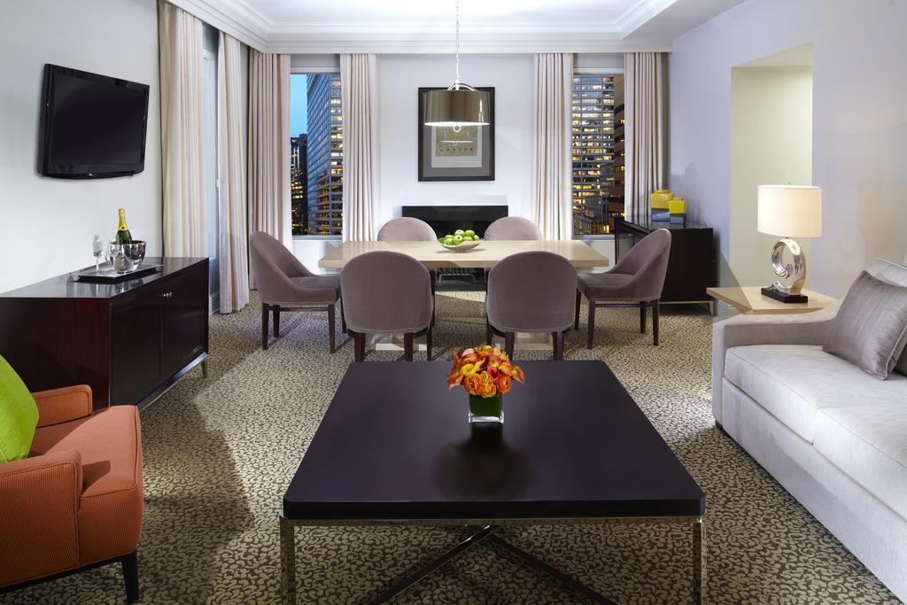 Фотографія Omni Berkshire Place 4*