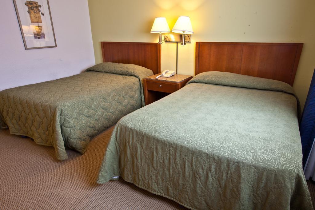 Фотографія Oasis Inn 2*