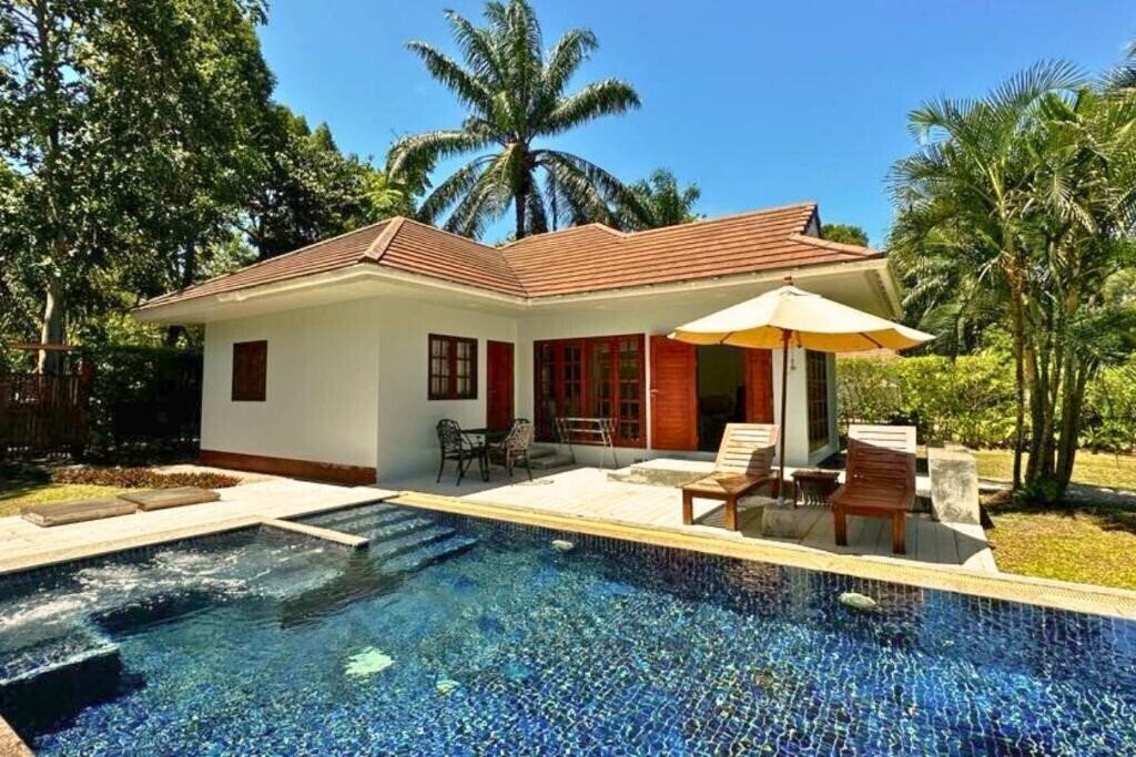 Готель Alisea Pool Villas 4*
