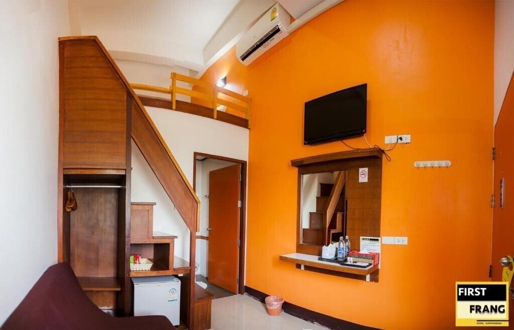 Фотографія First And Frang Hotel 2*