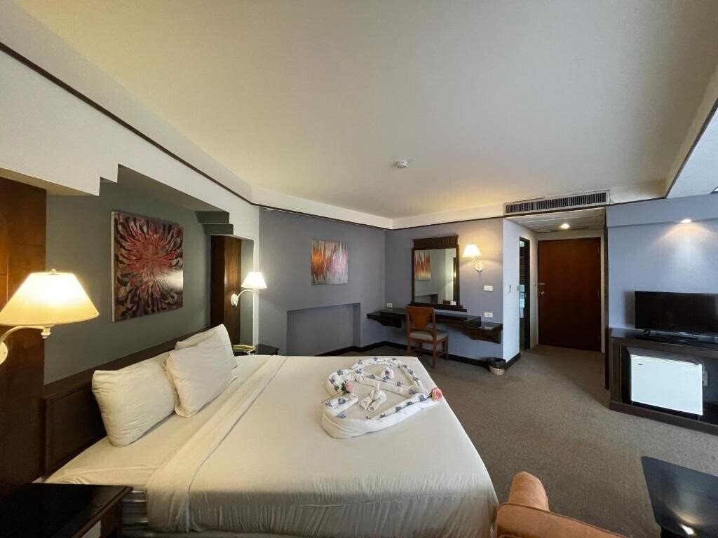 Фото Songphanburi Hotel 2*