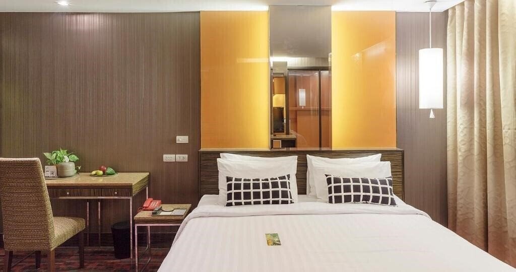 Отель Tango Vibrant Living Hotel 3*