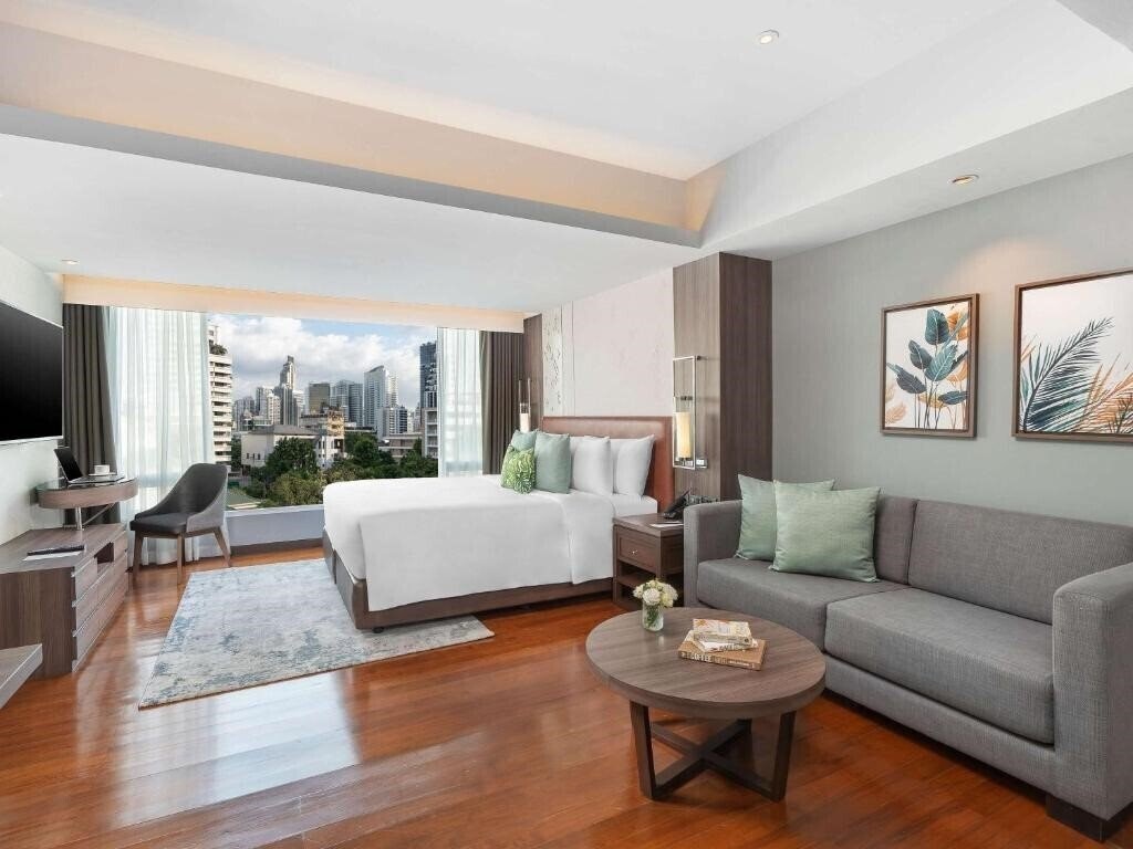 Готель Legacy Suites 4*