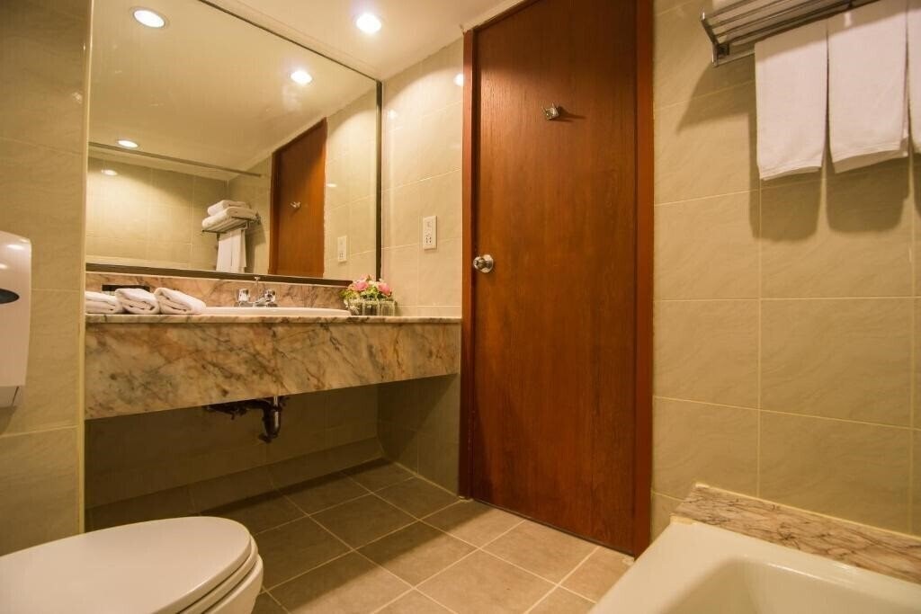Фото Bangkok Palace 4*