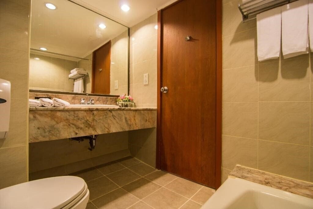 Фотография Bangkok Palace 4*