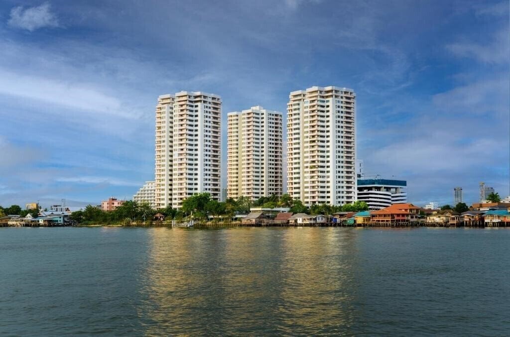Готель Riverine Place 4*