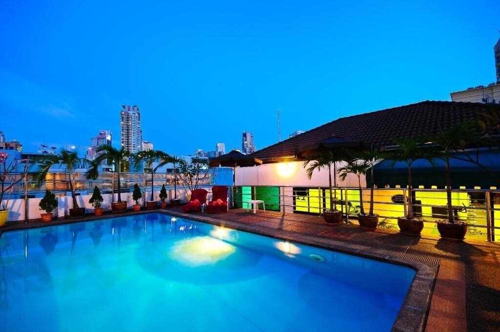 Зображення Admiral Suites Bangkok By Compass Hospitality 4*