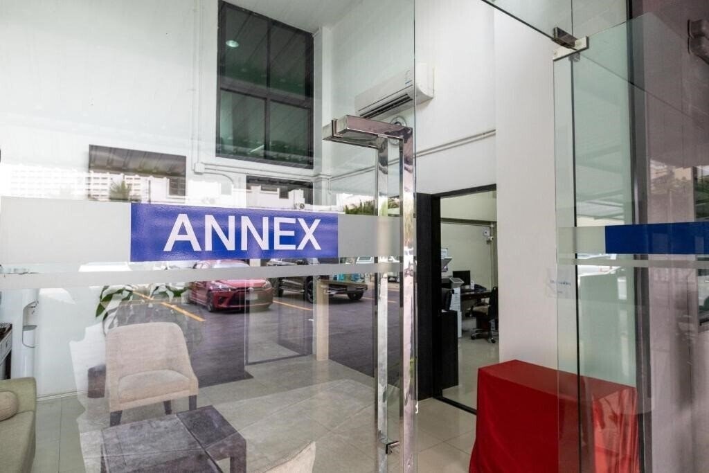 Отель Annex Lumpini Bangkok 3*
