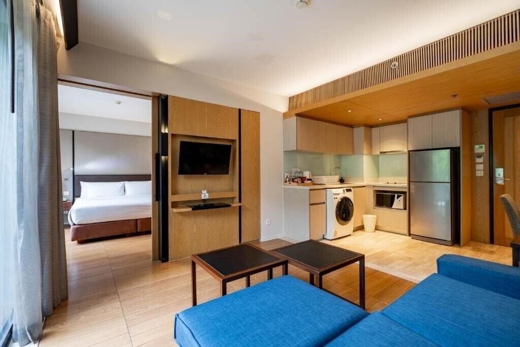 Отель Arcadia Suites Bangkok 4*
