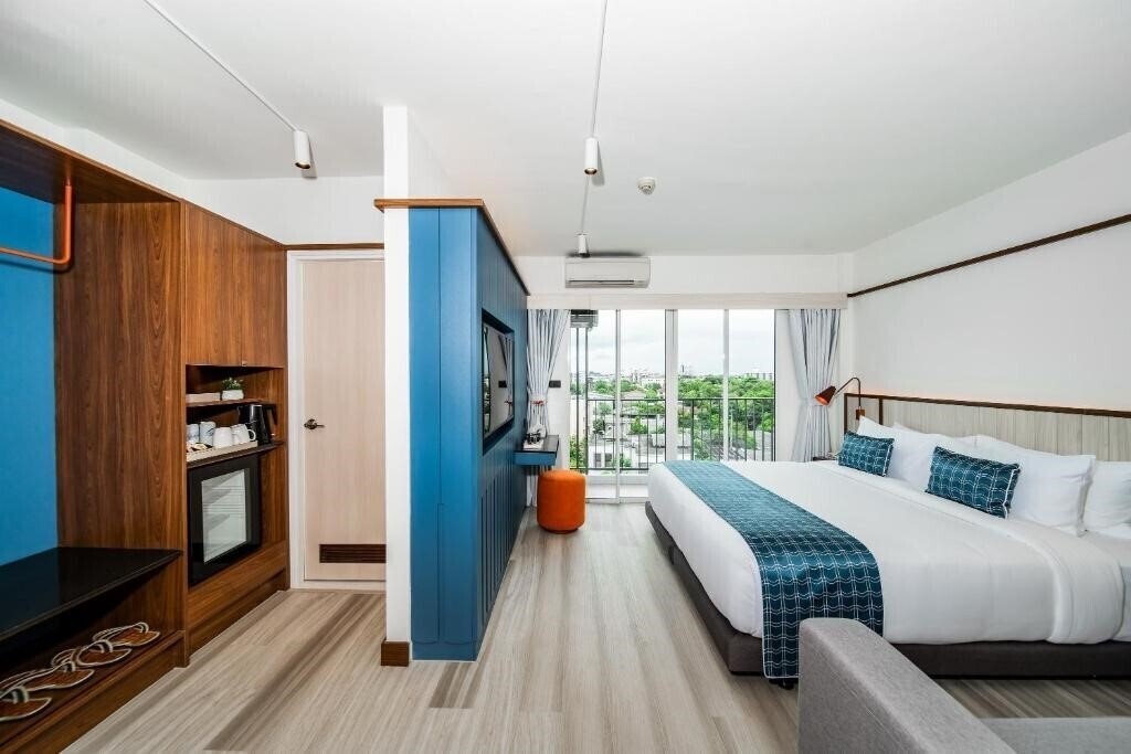Готель At Mind Executive Suites 3*