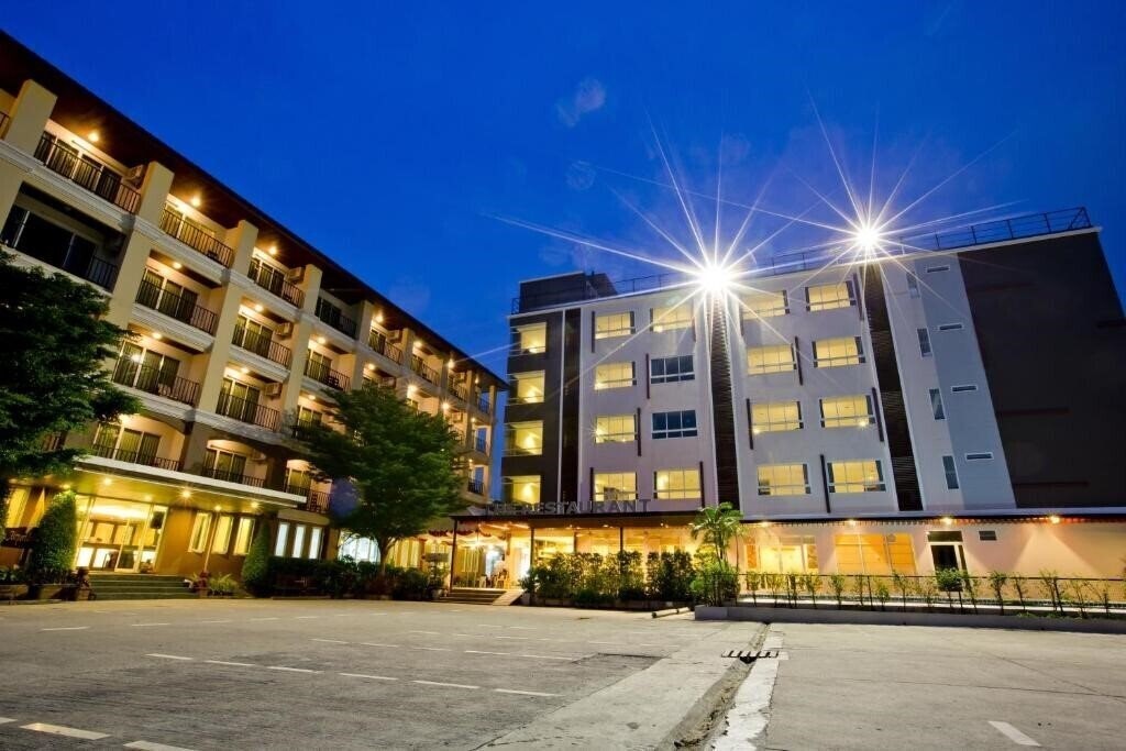 Картинка Sinsuvarn Airport Suite 3*