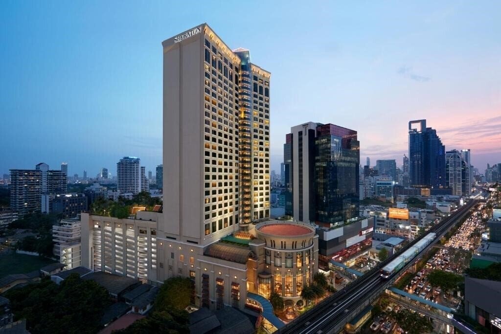 Отель Sheraton Grande Sukhumvit 5*