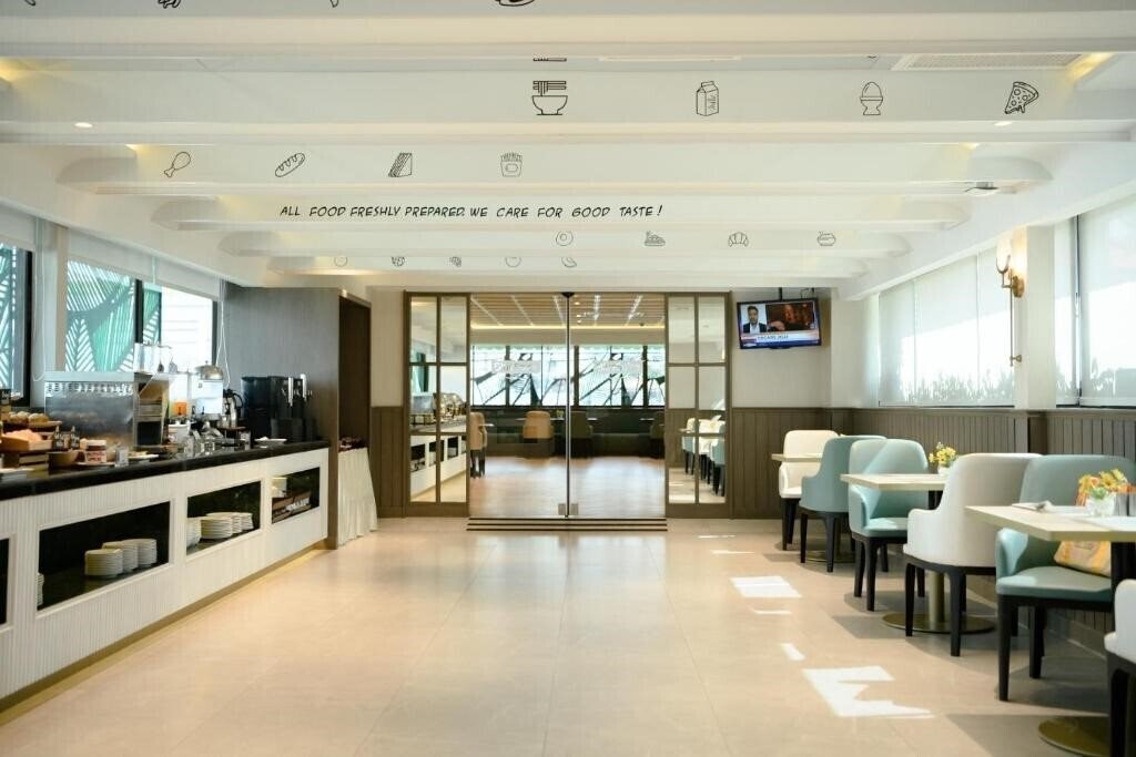 Картинка Centre Point Plus Hotel Pratunam 4*