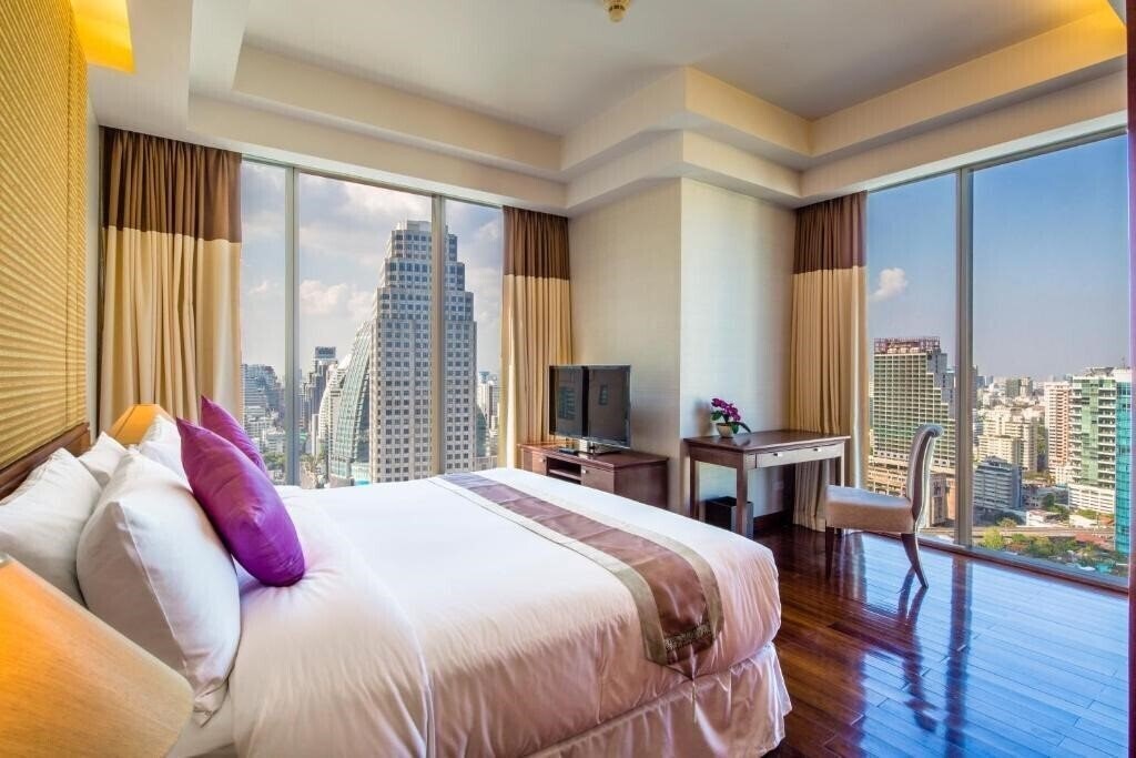 Отель Column Bangkok 4*
