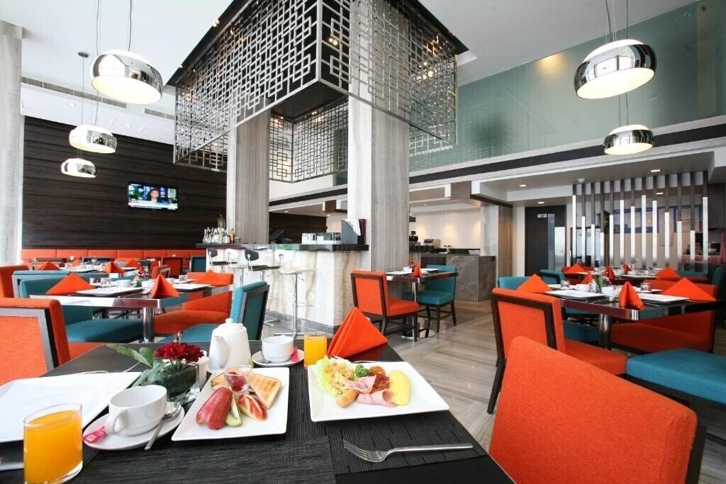 Фото Fx Hotel Metrolink Makkasan 3*