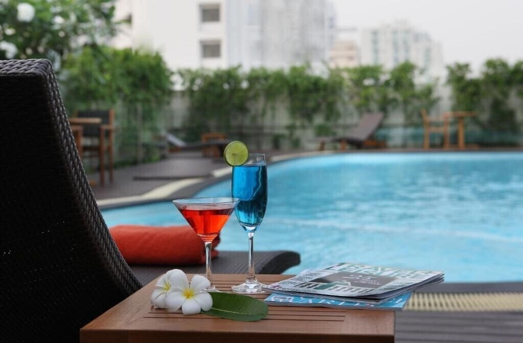 Фото Lohas Suites Sukhumvit By Superhotel Japan 4*