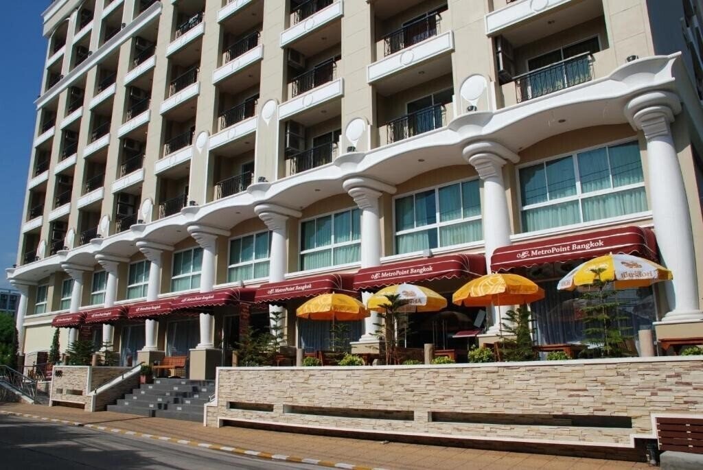 Отель Metro Point Bangkok 3*