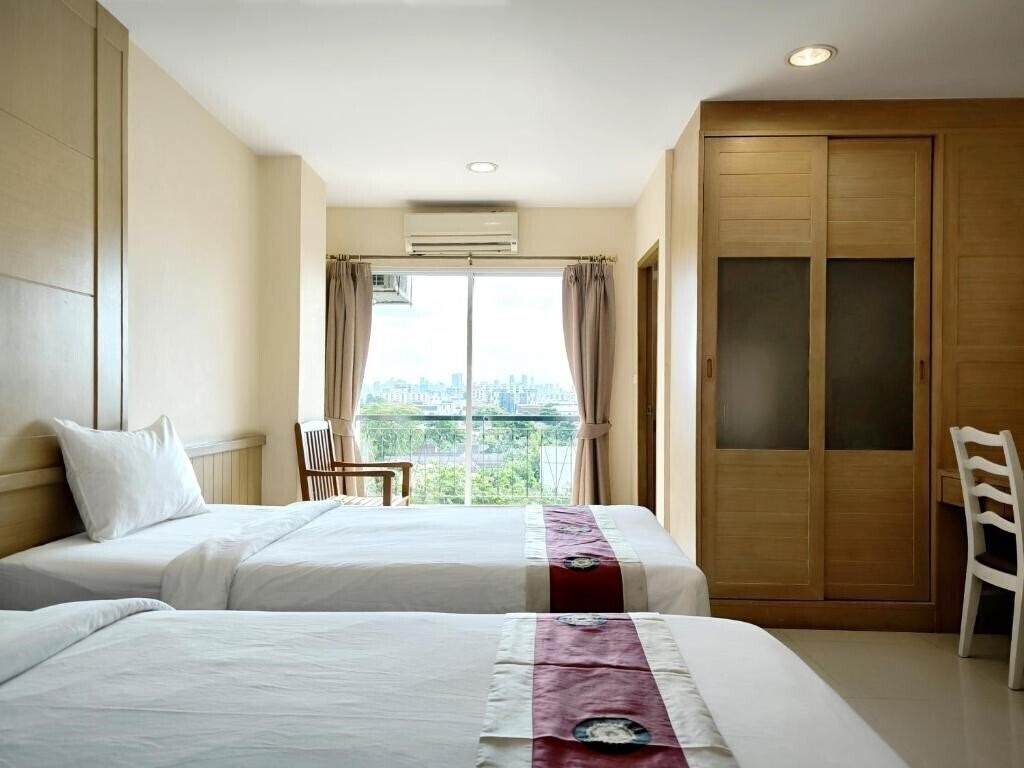 Фото Metro Point Bangkok 3*