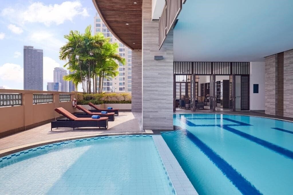 Фото Somerset Park Suanplu 4*