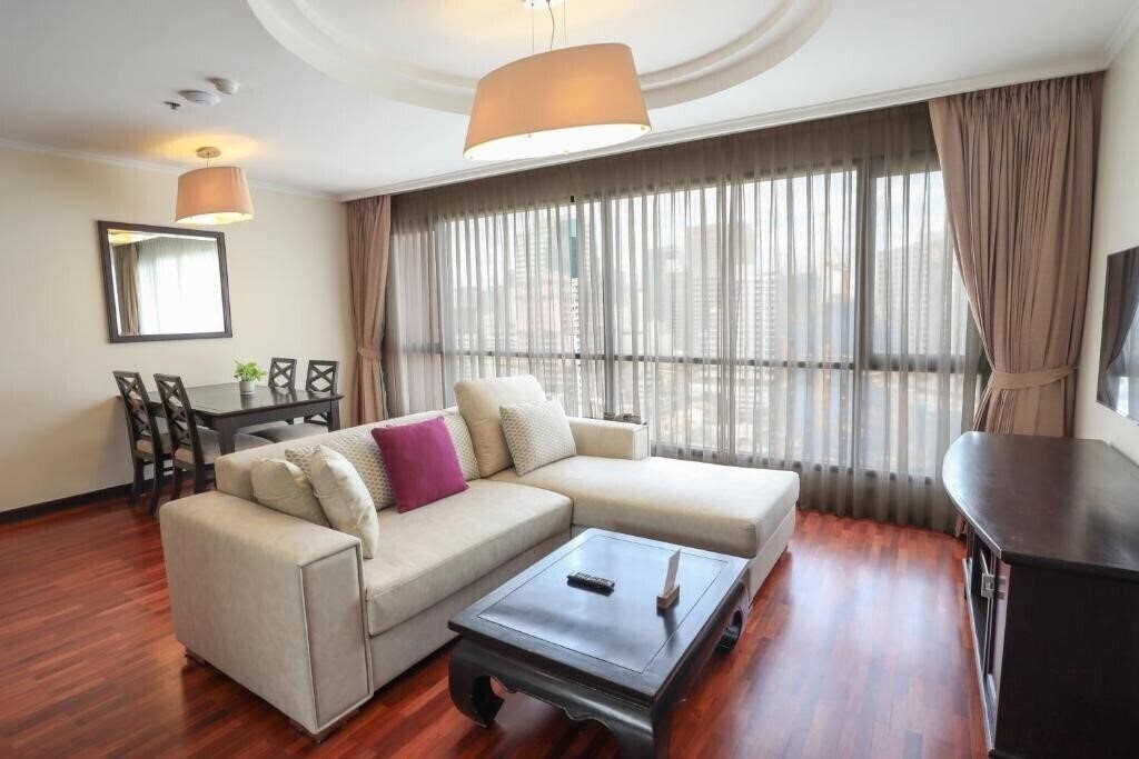 Фотографія Bandara Suites Solom 3*