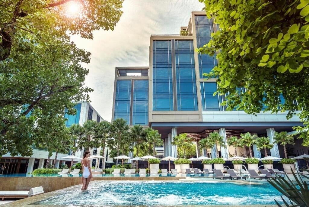 Готель Four Seasons Hotel Bangkok at Chao Phraya River 5*