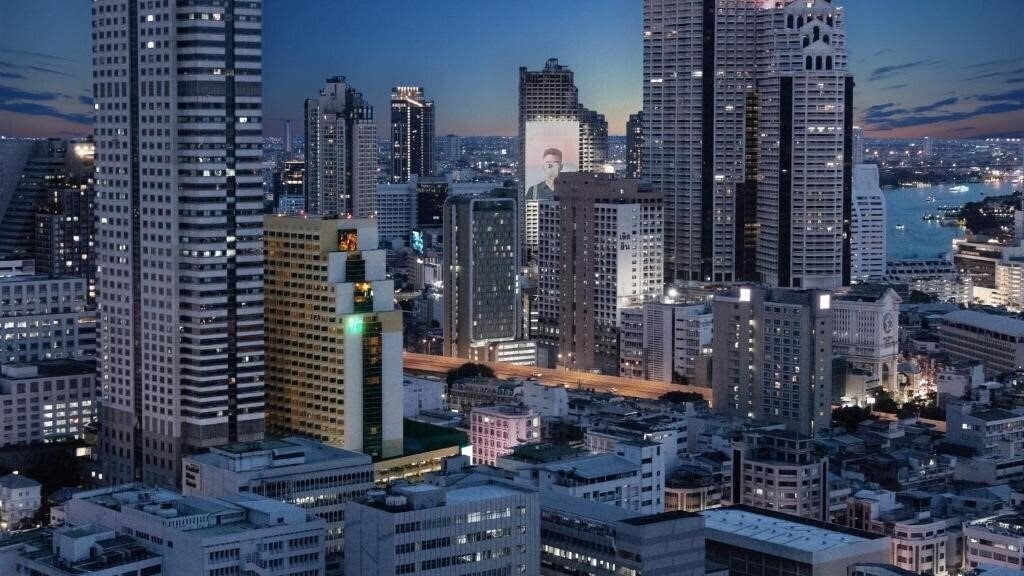Фото Holiday Inn Silom 4*