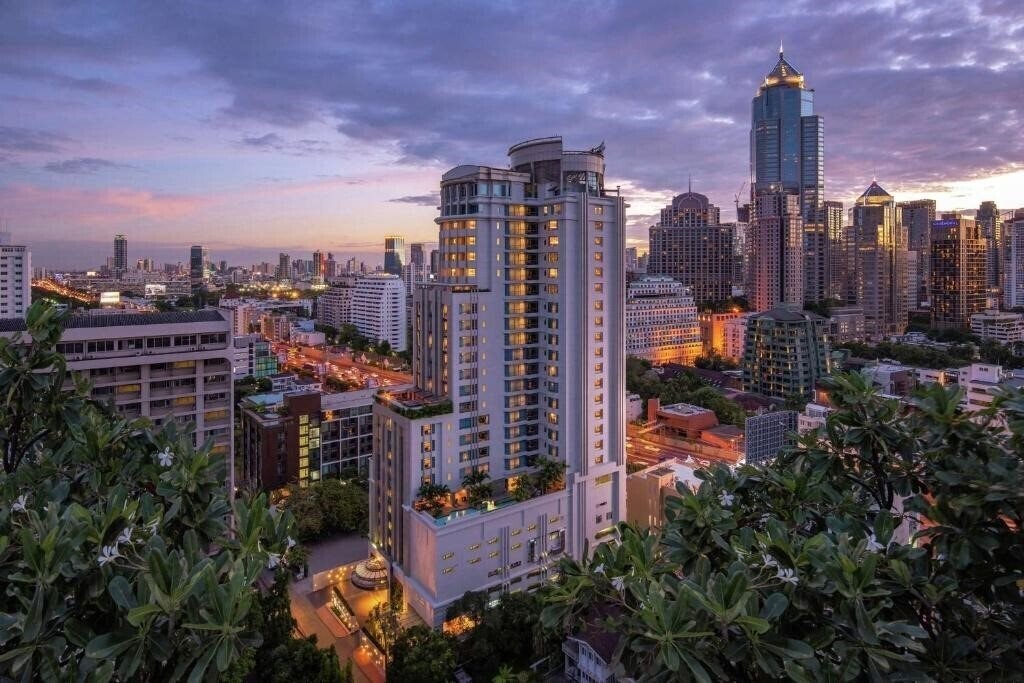 Готель Doubletree by Hilton Bangkok Ploenchit 4*
