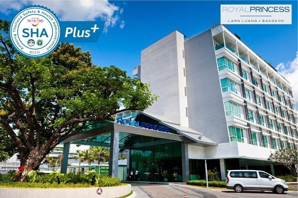Отель Royal Princess Larn Luang 4*