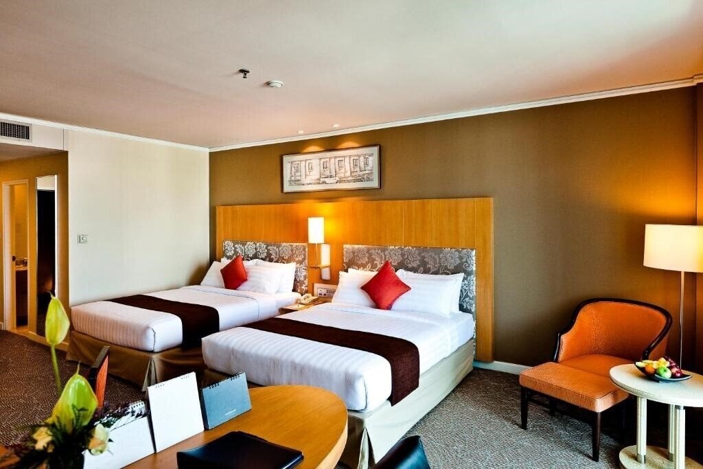 Фото Royal Princess Larn Luang 4*