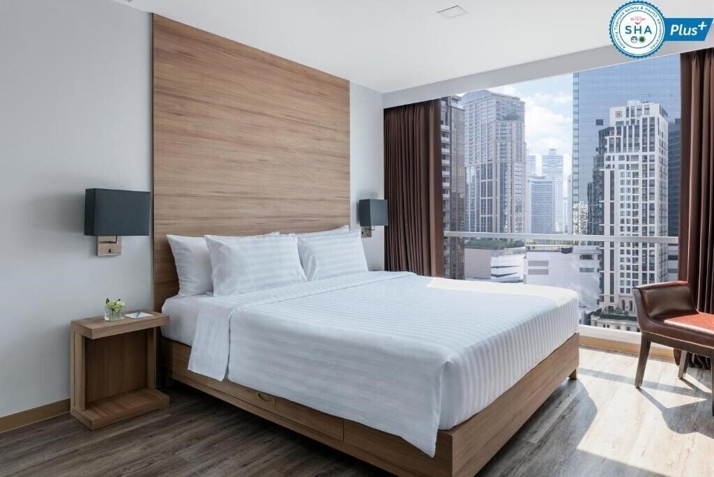 Готель Adelphi Grande Sukhumvit by Compass Hospitality 4*