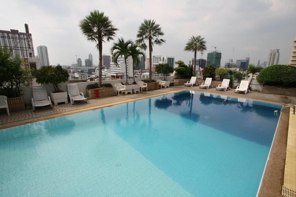 Фотографія Baiyoke Suite Hotel 3*