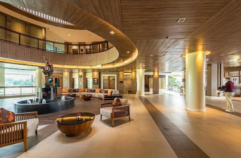 Изображение Summit Windmill Golf Suite Hotel at Suvarnabhumi 5*