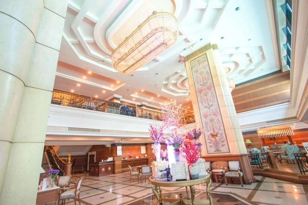 Изображение Golden Tulip Sovereign 5*