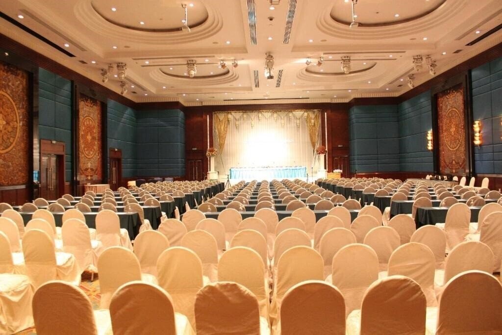 Изображение Golden Tulip Sovereign 5*