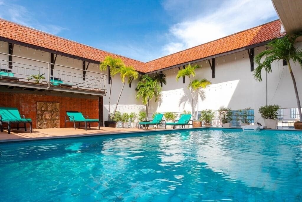 Отель Pinnacle Lumpinee Park Hotel 3*